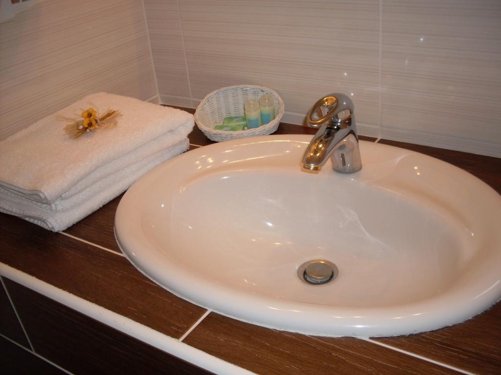 ホテルLe Ponceau ボールペール 部屋 写真